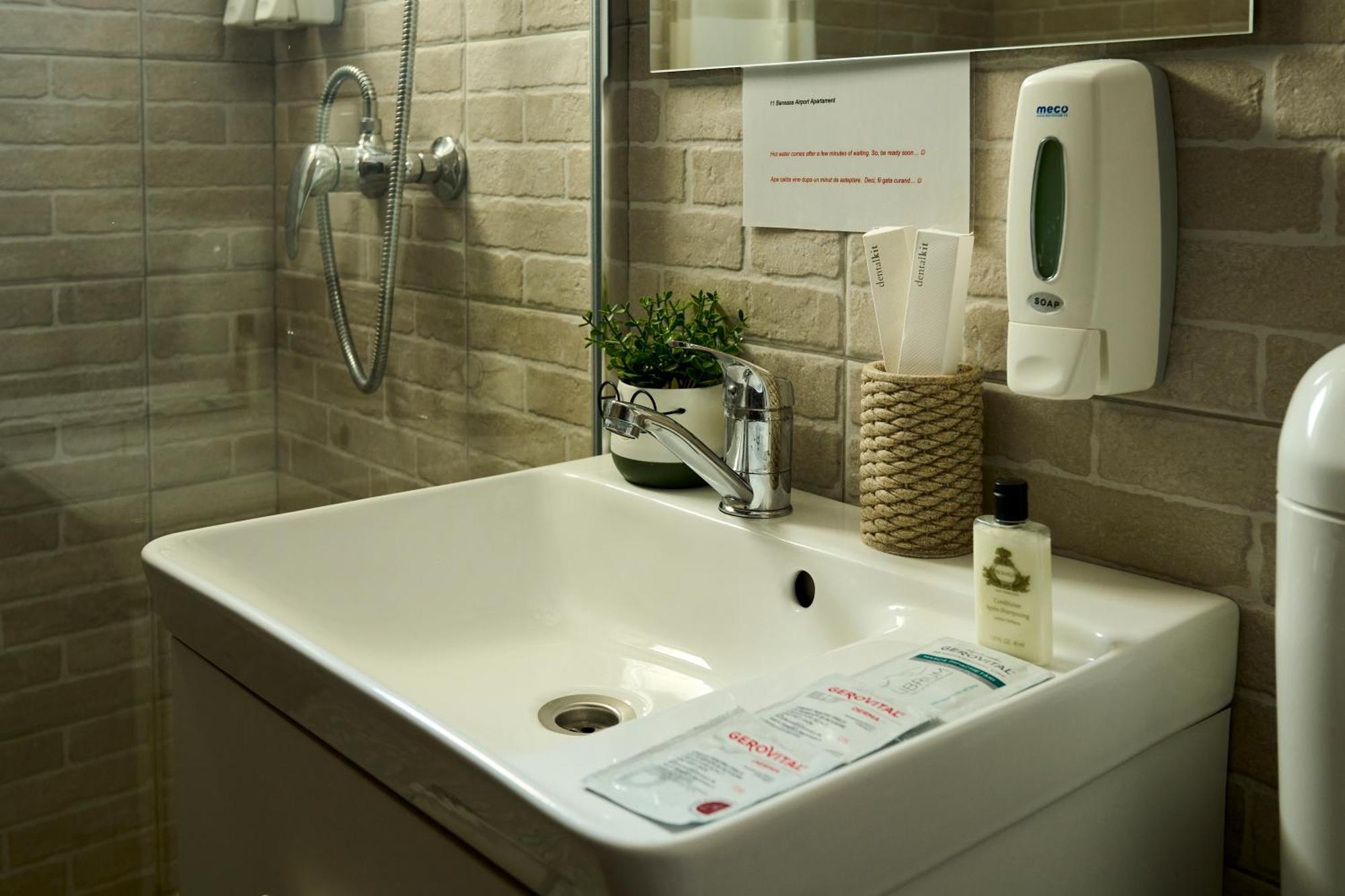 בוקרשט 11 Baneasa Airport Apartament מראה חיצוני תמונה